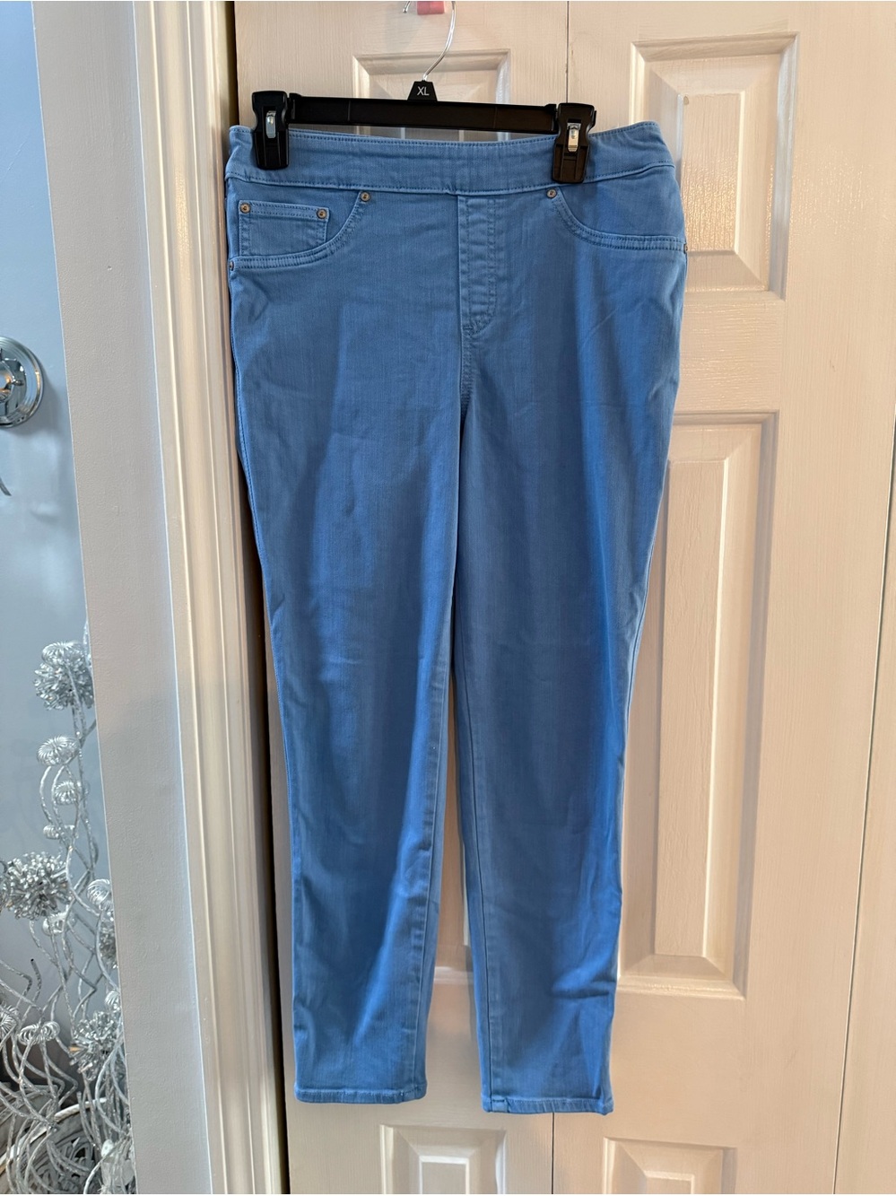 Chico’s Classic Women's Blue denim (tidal blue)Stretch Jeans size 0.5